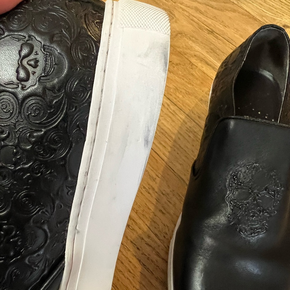 Robert Graham Embossed Skull Leather Shoes - Picture 8 of 16